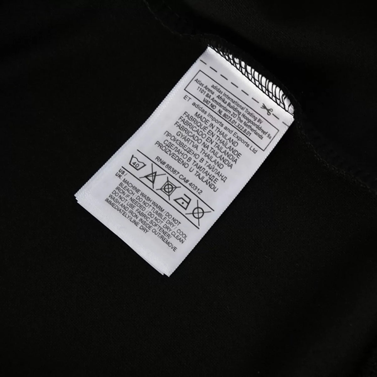 Manchester United Black (Red Design in Front) Anthem Jacket - 2025/26