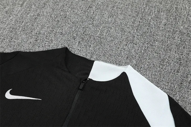 Chelsea Black Training Tracksuit 2025/26