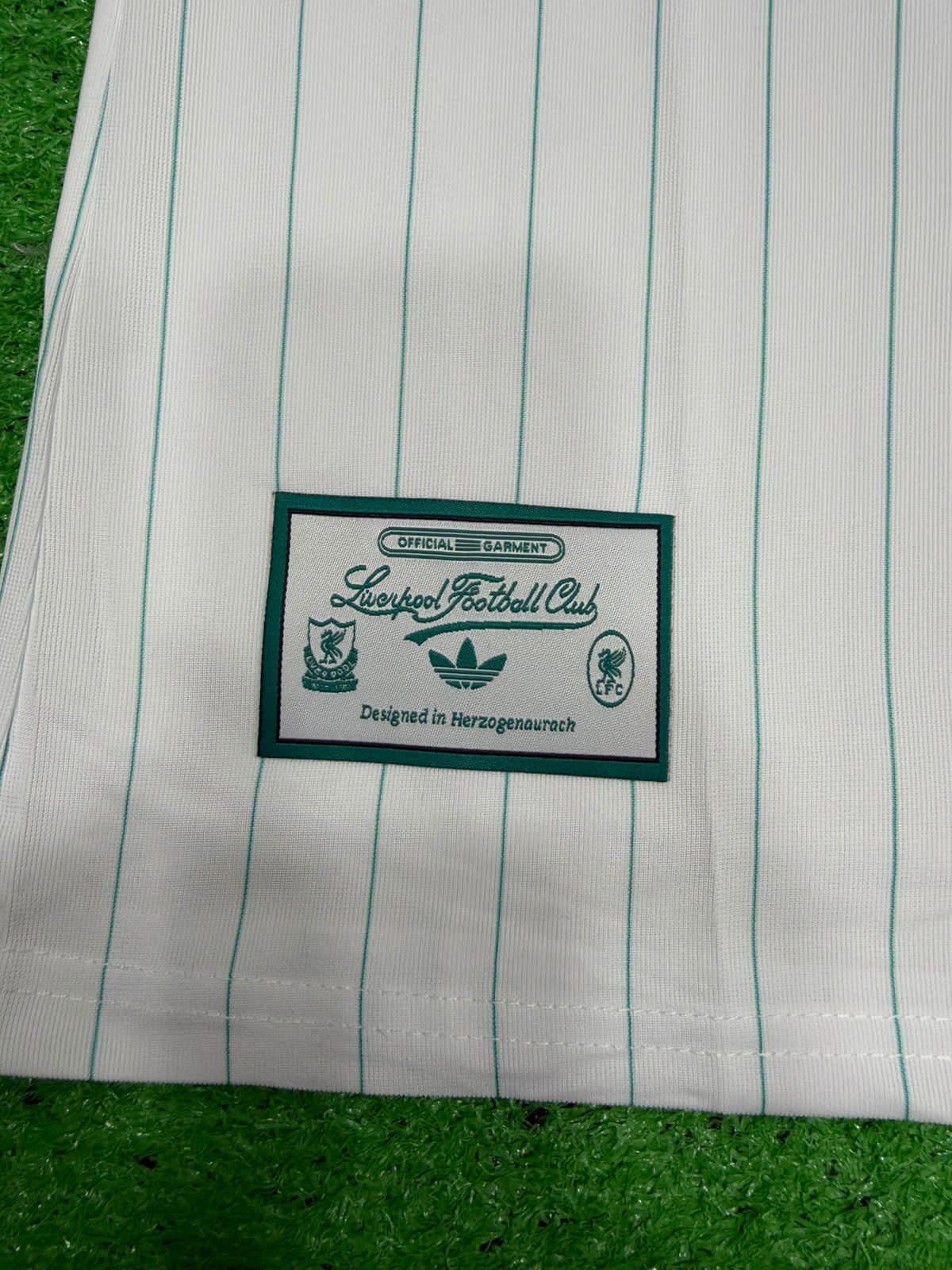 Liverpool Icon Jersey White 2025/26 - Player Version Quality